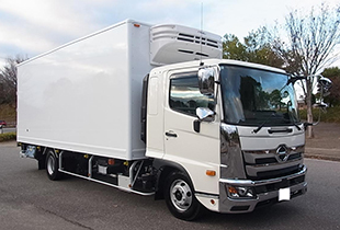 中型 令和6年式 日野 ﾚﾝｼﾞｬｰ 冷凍ﾊﾞﾝ 未使用車 ﾘｱｴｱｻｽ 240馬力 低温(-30℃設定)格納ﾊﾟﾜｰｹﾞｰﾄ付 ﾗｼﾞｺﾝ付 ﾜｲﾄﾞ6.2m